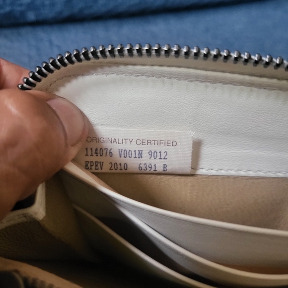 Bottega Veneta Intrecciato Zippy Zip Wallet Cream Ecru Leather,,Authentic!! - Picture 11 of 14